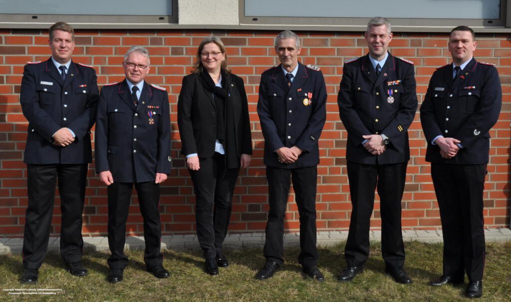 Jahreshauptversammlung der Kreisfeuerwehr Lüneburg _Bild1_Gruppenbild SG Dbg