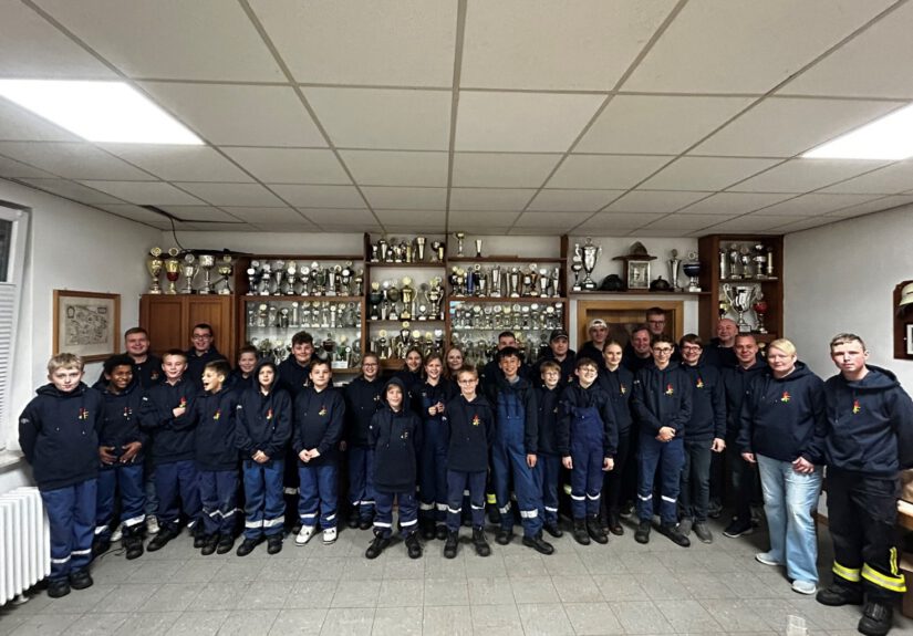 574389195_1243457624481562_1810249649094574685_n